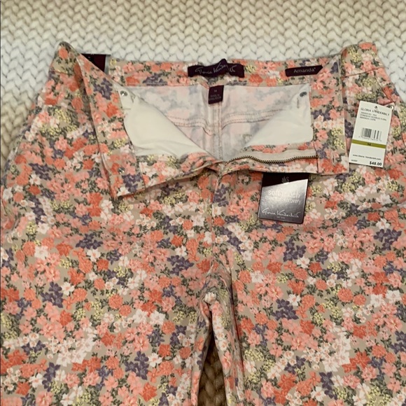Gloria Vanderbilt Stonewood Bejeweled Floral Amanda Capri - Picture 1 of 4